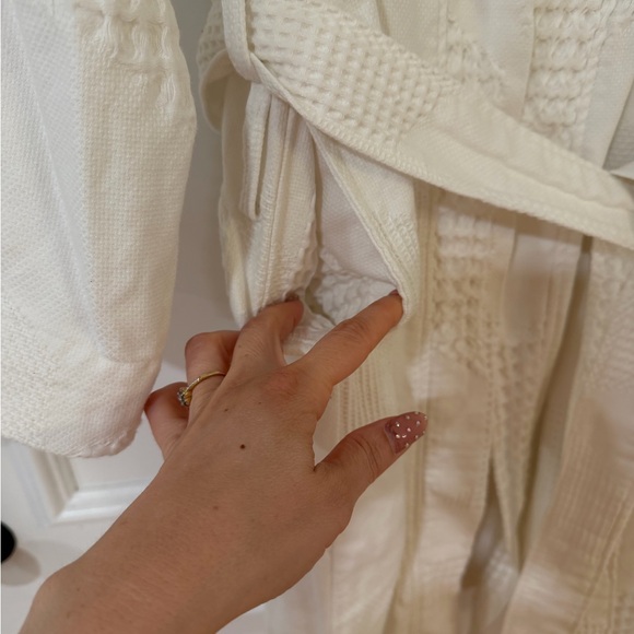 West Elm Robe | Geo Waffle Organic Cotton - Picture 4 of 10
